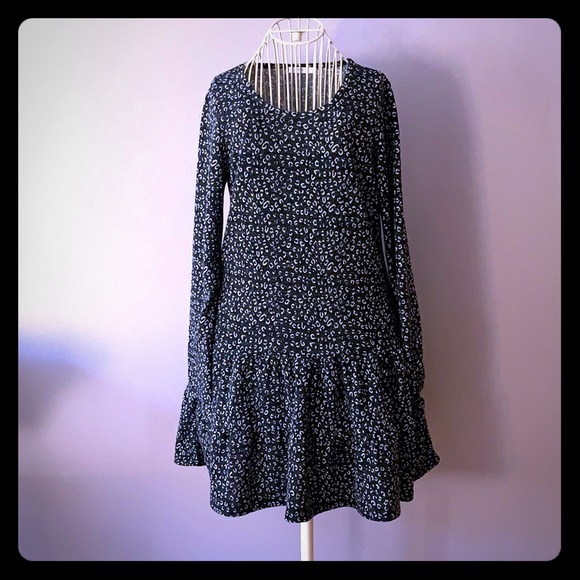 ❗️FREE 🖤🐆 Animal print sweater dress MUST BUNDLE - Picture 4 of 9